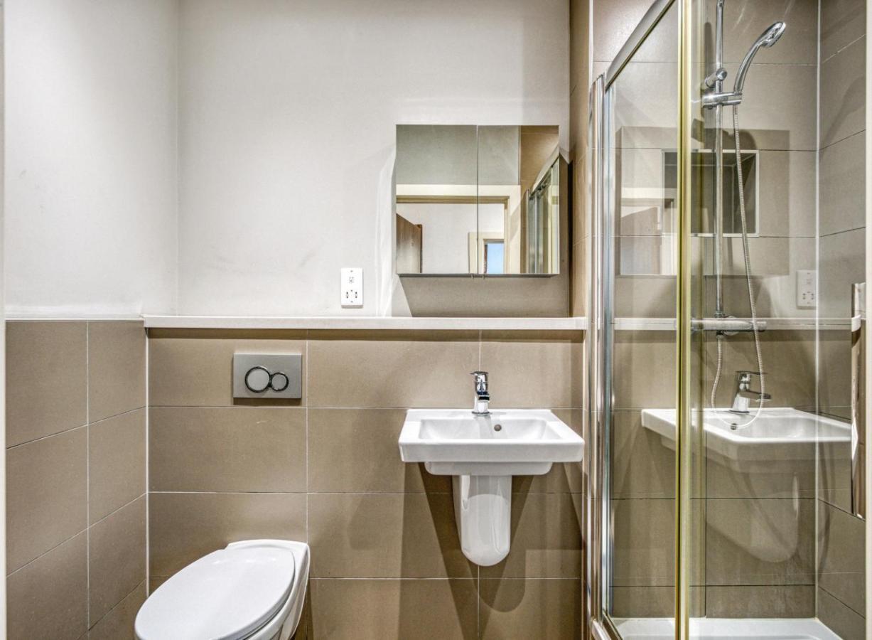 ロンドンStylish Studio By Heathrow Airportアパートメント エクステリア 写真